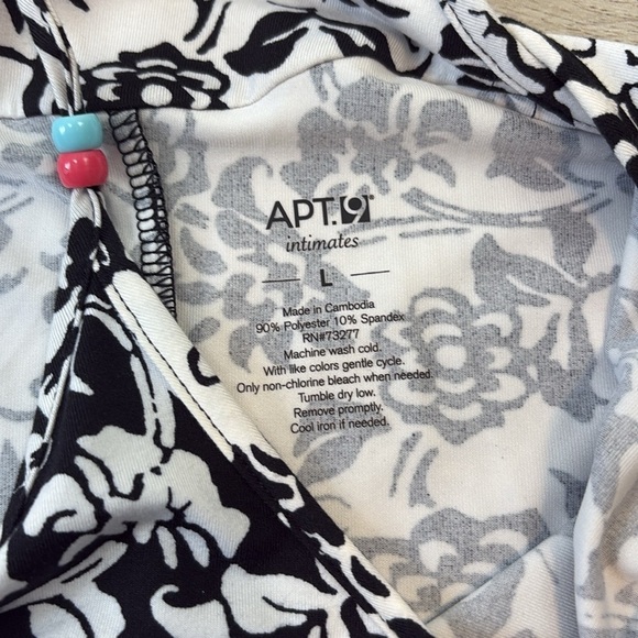 Apt. 9 Intimates Black & White Floral Tank Size L - Picture 6 of 6